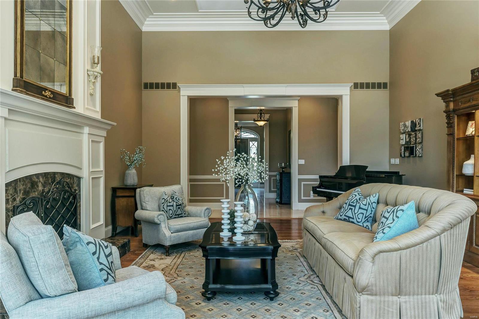 Town & Country Manor - Residential