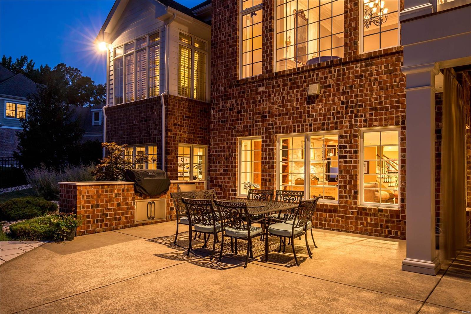 Town & Country Manor - Residential
