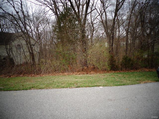 84 ft wide WALKOUT building LOT  #77.  INCLINE VILLAGE is home  to a 220 ACRE LAKE  great for BOATING, SWIMMING, SKIING, TUBING & fantastic FISHING ** INCLINE VILLAGE is RESORT style  LIVING featuring a CLUB HOUSE & CLUB POOL.. tennis & basketball courts..  BOAT Launch &  DOCKS, SANDY BEACH area with Pavilion, designated swimming area with SWIM UP DOCK.  Incline Village is the best of both worlds:  close to Wentzville for easy commute & WOW what AMMENITIES!!      WHAT ARE YOUR PLANS FOR THE SUMMER??   Come chill out with us on 220 acre Lake Incline !!    

Many people Buy a lot just to use our amenities..   Ideal place to Live for GOLF lovers   
We are only 12 minutes from all the shopping & restaurants in WENTZVILLE.  The Golf Course is public but offers a yearly package to 

Incline Village residents Yearly assessments will increase in 2017 to $695.  A special assessment is on the table now  for Lake Dredging.  Waiting on details. Additional Rooms: In Platted Subdv.
