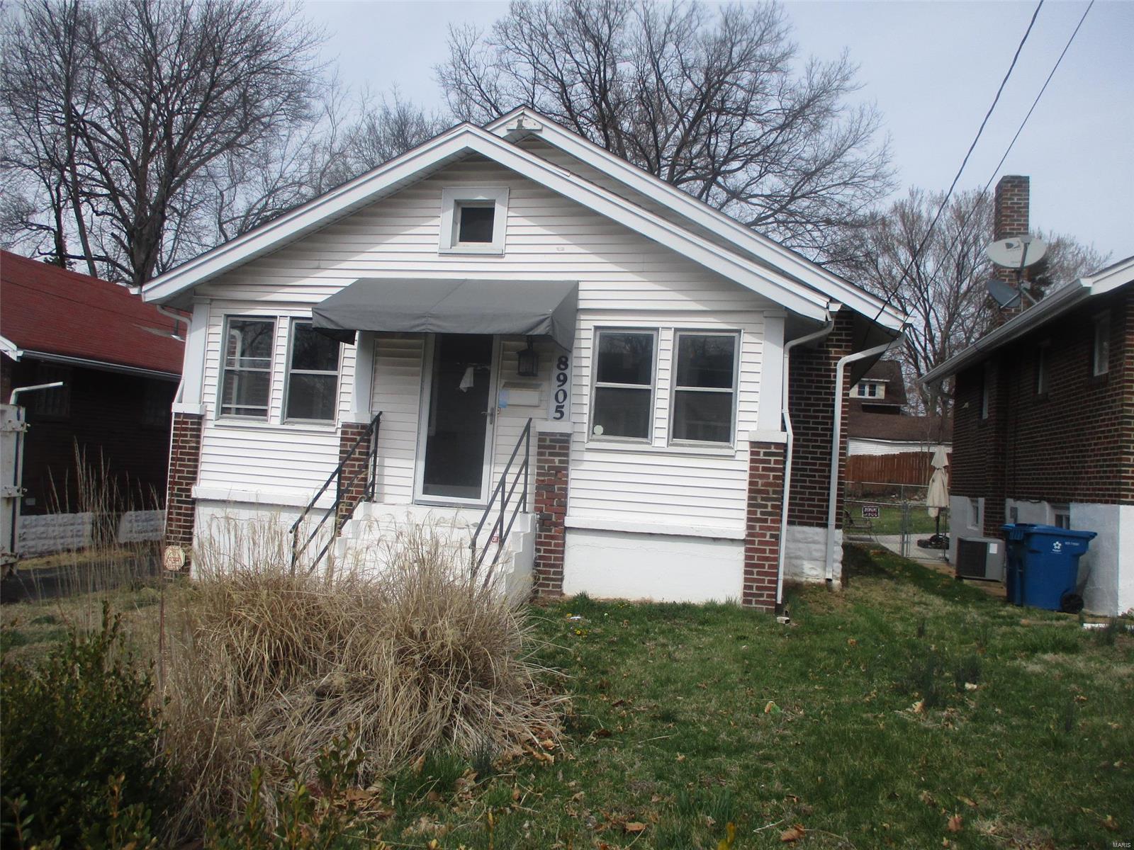 Investment opportunity knocks in this cute  2 bedroom, 1 bath home with 1 car detached garage. Nice size fenced up yard and enclosed frame porch. 
This property may qualify for Seller Financing (Vendee).
Property was built prior to 1978, Lead Based Paint Potentially Exists.
 Home is being sold AS IS - seller will do no repairs or inspections including municipal. SpecialListingConditions: Foreclosure