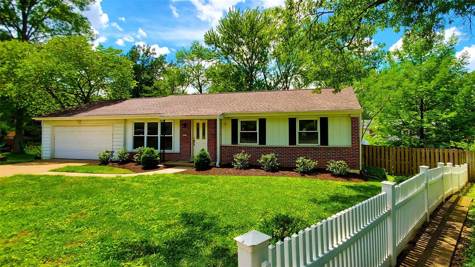 3 Bed / 3 bath Ranch in quiet cul-de-sac in Kirkwood Schools very near St Louis Community College - Meramec campus.  Enter into large open combination of Living Room, Dining Room, and Kitchen.  Immediate entry into kitchen from large 2 car garage.  Sliding doors from Dining Room to 24'x14' Deck.  Master Bedroom/Bath w/ shower and another Bedroom and full bath complete the main floor with wood flooring throughout except ceramic tile in kitchen and baths on main.  Lower level includes: large family-rec room with fireplace, another bedroom with bath w/ shower, and other rooms for bonus and/or office purposes plus laundry, utility, and storage purposes.  Priced to sell quickly.
