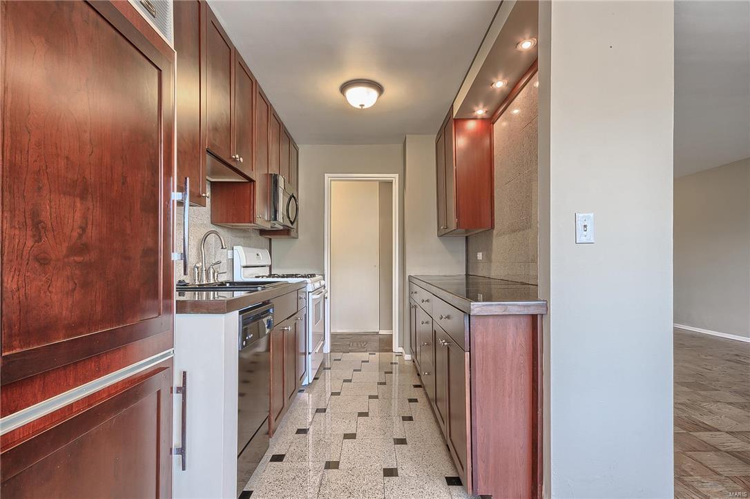 Executive House - Residential