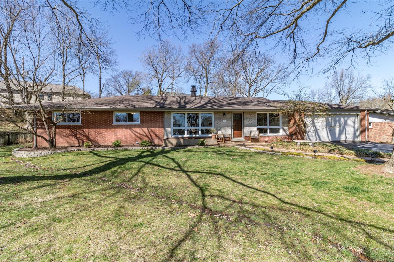 Welcome home to your next home! 2,500+ SqFt of finished space ~ 3+ bedrooms, 3 full baths, 1/3 acres on a quiet cul-de-sac. Upon entry, you're greeted with gorgeous hardwood floors & neutral palette. Updated front door & custom built-in coat area. Formal dining room boasts new chandelier (2021) & plentiful natural light. Living room is ideal office with custom repurposed wood plank wall with shelving & sconces. Family room will impress with wall of custom built-in bookcase! Step outside to your large screened patio, a fantastic retreat all year long. Updated kitchen offers maple cabinets, granite counters & stainless steel appliances. Master bedroom comes with update bath ~ dual sink vanity, granite surface & jetted tub/shower. 2 additional bedrooms & updated hall bath with skylight complete this floor. Finished lower level offers a large recreation room (33’ X 15’) with ceramic tile flooring, updated full bath & 4th bedroom with full egress window & walk-in closet. Don't delay!