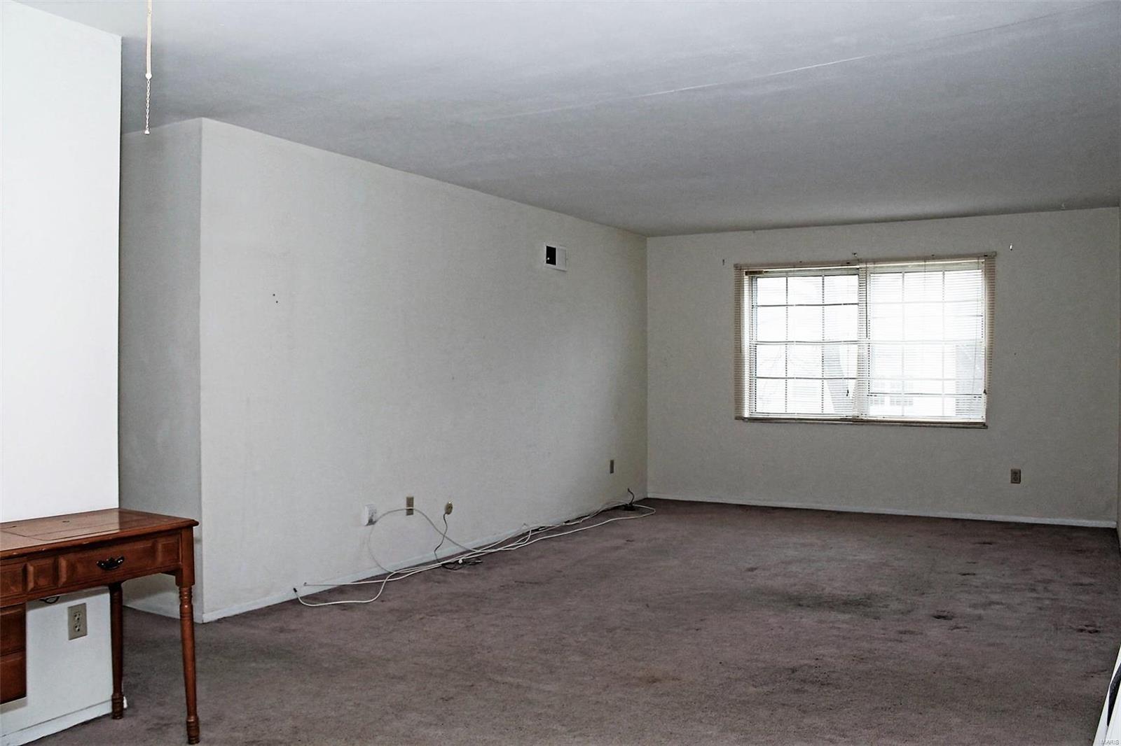 Burtonwood Manor 2 Condo - Residential