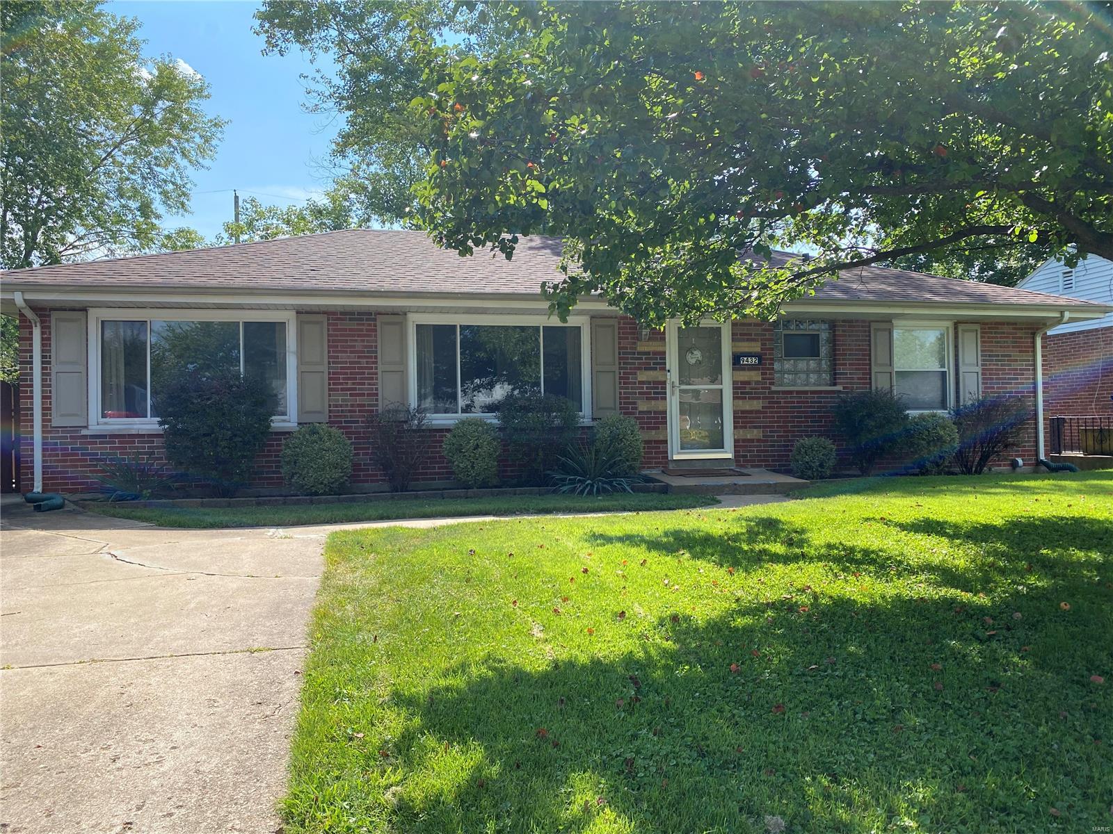 Great ranch in Affton. This 3bd/1.5 bath home has all the updates and plenty of natural light. Hardwood floors throughout. The kitchen has ceramic tile, white cabinets, eat in kitchen and adjacent the family room. All bedrooms are good size and a full bath on the main level. The basement is not finished but super clean and could be great storage or even additional office & living space. There is an additional half bath in the basement. The backyard has a great patio for entertaining and is fully fenced. Easy access to 55, close to great restaurants and entertaining. Schedule a showing today!