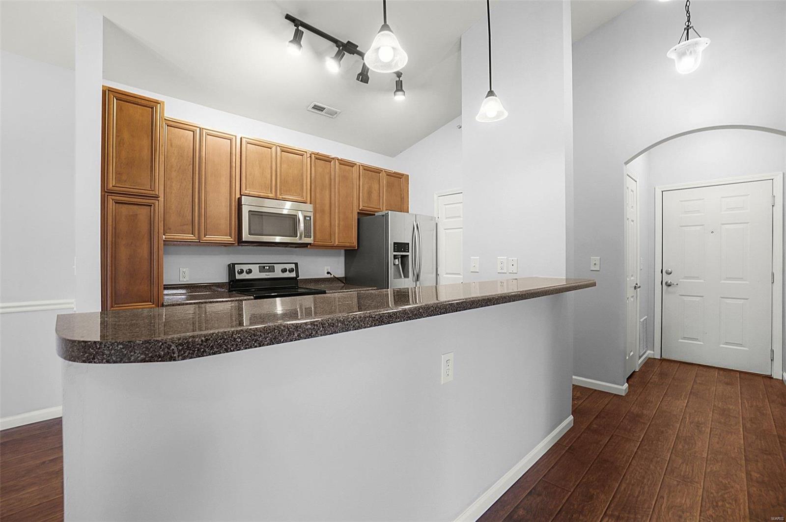 Bridgewater Cove A Condo 8th - Residential