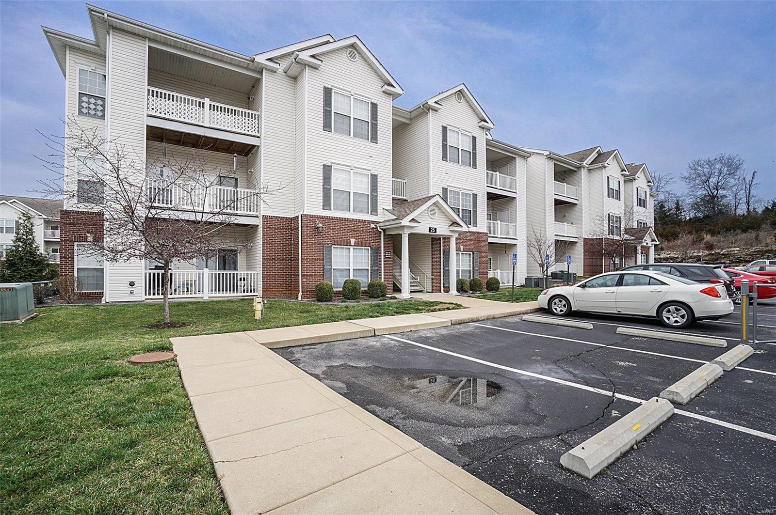 Location and convenience is what you get with this 2 bedroom, 2 full bath condo on the third floor which offer high vaulted ceilings, split bedroom floor plan, open concept with breakfast bar so everyone can be in one location, your own private laundry, beautiful floors throughout, and lets not forget all the stainless steel appliances as a bonus. Now that your sold and ready to buy, remember that after a long hard days work or just wanting some relaxation, you have a clubhouse and inground pool that you can hang out at and enjoy. Time to call this your next home. Location: End Unit, Upper Level