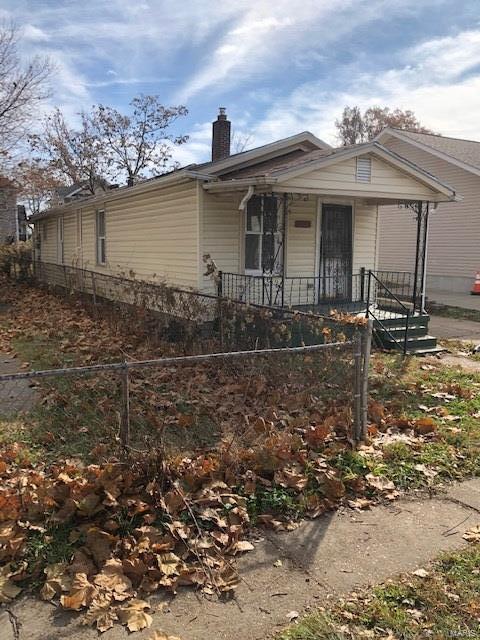 This house is a great opportunity for an investment. It has lot of potential. This one won't last long. Being sold in its "AS IS" condition. Please submit all offers on a Special Sales Contract. A Proof of Funds or Pre-Approval will be required prior to any contract acceptance. Owner is looking for a contract that isn't contingent on inspections.  Utilities are off.  Do all your due diligence prior to offer.  Happy Hunting!  Any contract with a contingency ***SEE AGENT REMARKS***.