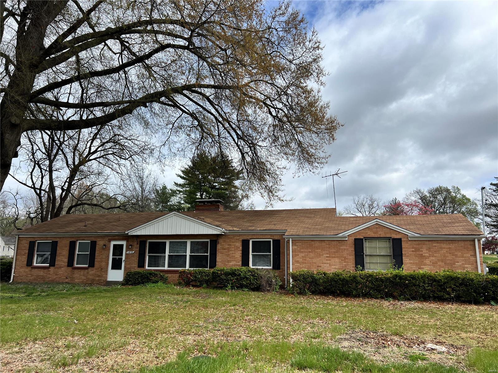 This Florissant, 3 bedroom, brick ranch has 2 full bathrooms, a 2 car garage, and 2 fireplaces. House has been totally renovated-fresh paint, new lvt flooring throughout, new kitchen cabinets with granite countertop, remodeled bathrooms, and much more! Also, in late 2021 we installed new furnace, AC, and electric panel with new exterior electric service.

Offers are due Sunday, April 14, 2024 at 8pm. Please make offers good until Monday, April 15, 2024 at 5pm. Seller reserves the right to accept any offer at any time.