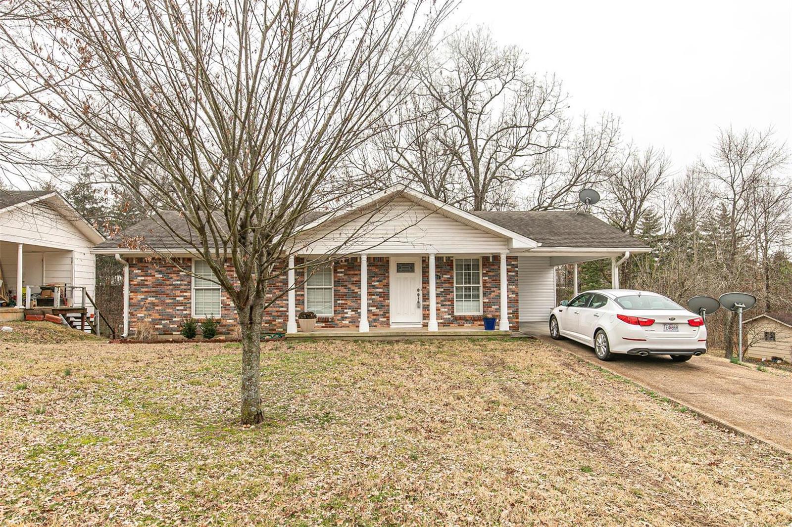 $112,500. 1426 W. Vine St, PB.  Very nice 3BR 1BA mostly brick home in a great location!!  This one has an open floor plan, large utility, full mostly finished walk-out basement and 3 living areas!!  All kitchen appliances and washer/dryer stay!  Very nice kitchen, private mostly level back yard and nice storage room in basement as well!