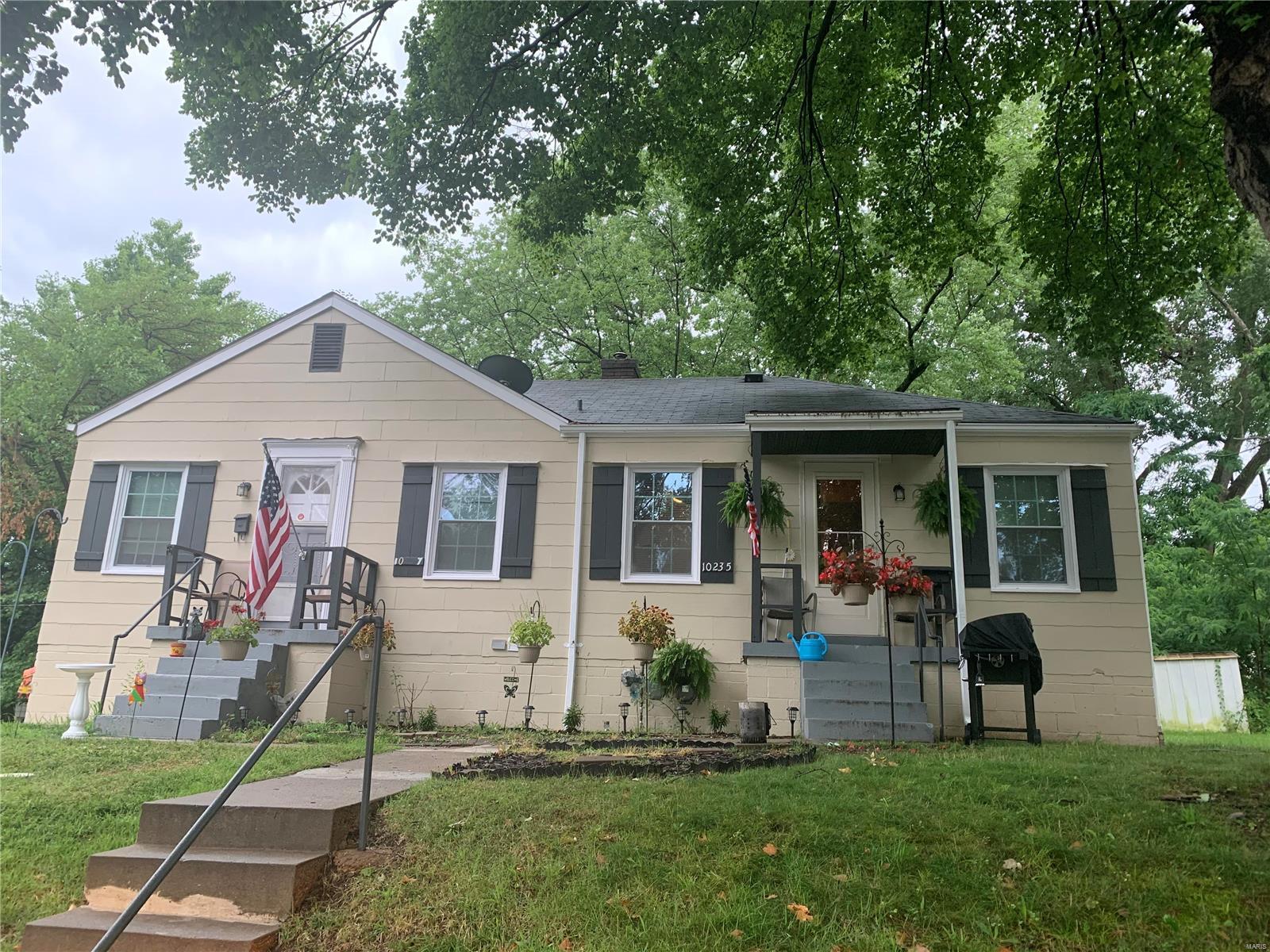 Gem of a duplex in the heart of STL County! Quiet cul de sac, great neighborhood. 1 bedroom and 1 full bath per unit. Good sized living room. Pretty hardwood flooring on the main level. Eat in kitchens with stove, refrigerator and dishwasher. Updated bathrooms. Full basement with laundry hookups and tons of storage space. Close to schools, walking distance to three parks, including excellent Tiemeyer Park. Easy access to major retail shopping and grocery stores. Fabulous investment opportunity. Duplex is currently leased, both units. Please do not disturb tenants. Don't let this one slip away! Can be part of a multiple property package with the right terms, 6 total available.