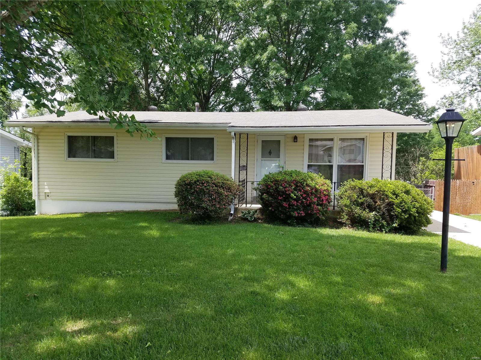 **NEW LOWER PRICE** Welcome home to this charming ranch in Oakville. This three bedroom and one bath home has many newer features. Main living space has real hardwood flooring. Updated kitchen has lots of cabinet space and white appliances. All appliances included. New roof and windows 2014. Large driveway was replaced in 2012. Large fenced back yard with mature trees. Quiet street. Nearby public transportation, shopping and restaurants. Great family home.