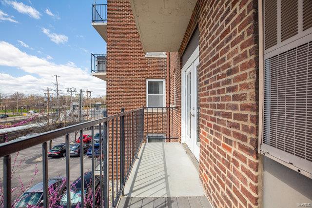 Pershing Ave Condo - Residential