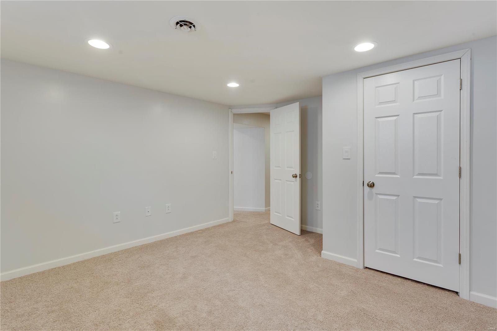 Colonial Manor 5 - Residential