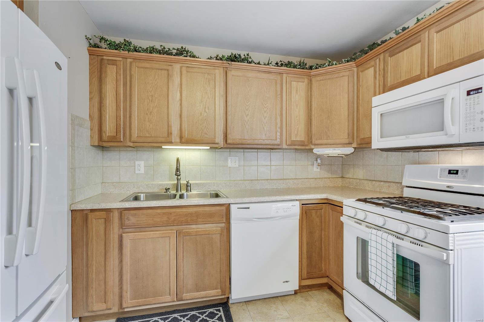 Colonial Manor 5 - Residential