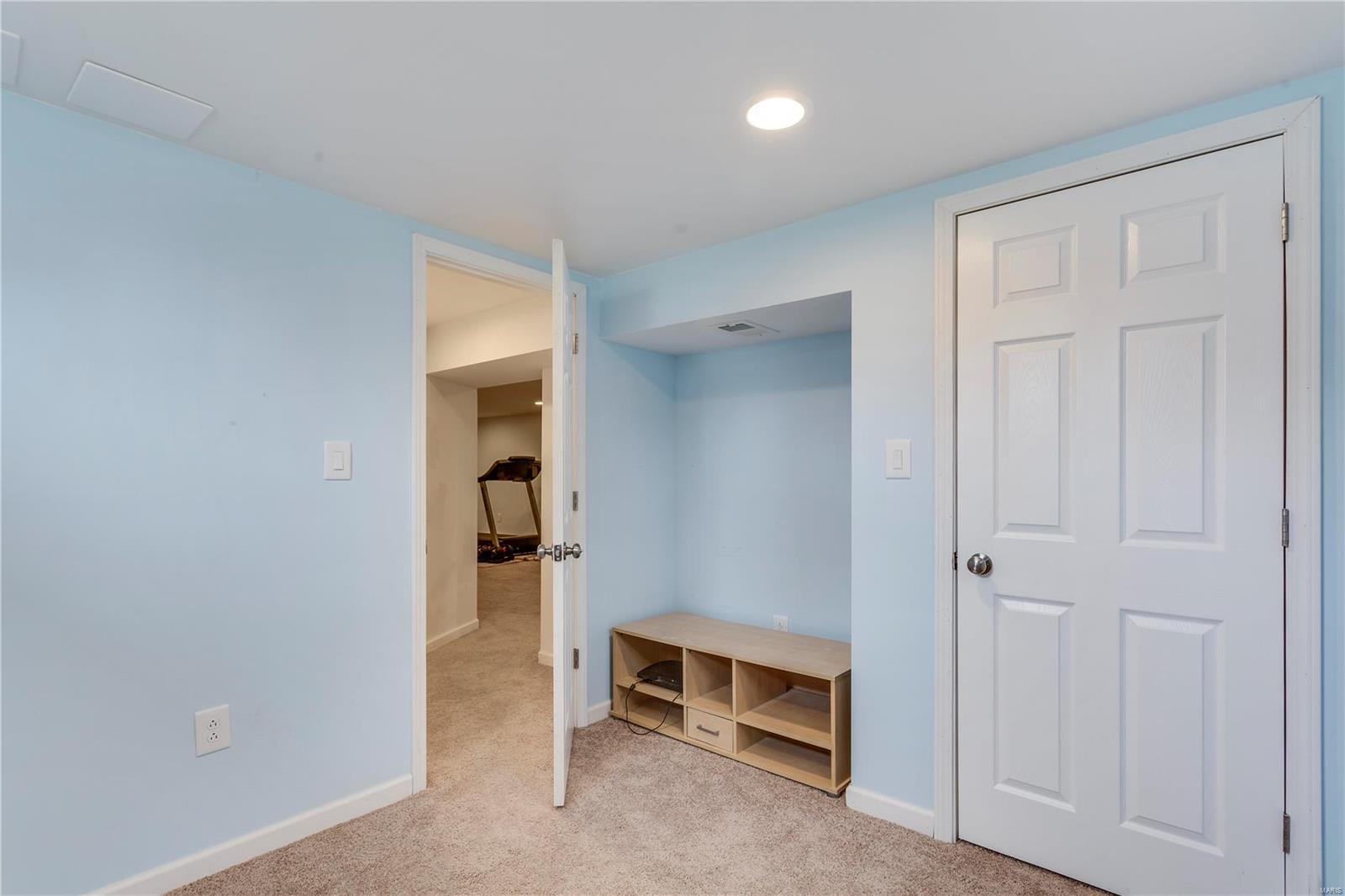 Colonial Manor 5 - Residential