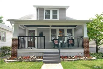 Welcome to an entertainers dream. If you love to cook, host events, or just like lots of living space, this is the home for you. With a huge, open, eat-in kitchen, a dining room, and a patio you will love it all. The first floor has old charm mixed with newer updates. There are hardwood floors throughout the first floor, granite countertops, and a recently updated bathroom. Enjoy a quiet, one way street with easy access to restaurants and shopping. Check it out now before it's too late.