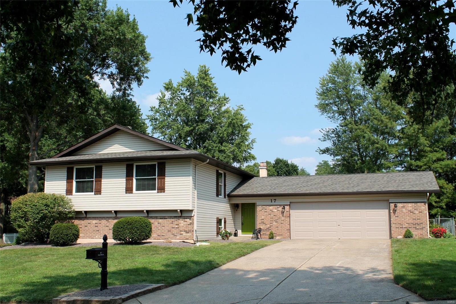 *******THIS ROCK STAR IS READY TO ROLL*******On the corner the split with major personality. Over 2400 square feet on 2 levels of living. 3 bedrooms with 3 full baths. Open stairway to open floor plan with updates to the max.....fresh paint, new carpet, luxury vinyl tile, HVAC, master bath, architectural roof, vinyl windows, stainless steel appliances, solid surface tops, and are you kidding.....almost a 4 car super garage. Great deck and patio with a view of the fenced yard, almost a 1/2 acre. With walking distance to Laurel Park and cul-de-sac privacy, this one checks all the boxes!*******YOU KNOW THE DRILL.....BETTER SEE STONE MILL!*******