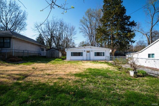 This home in Saint Louis is ready for a new owner! This home is approximately 1323 square feet and has 3 bedrooms and 1 bath. Bring the contractor, this one needs repairs and updating to make move in ready. Good investment for someone willing to do the work. SpecialListingConditions: Foreclosure