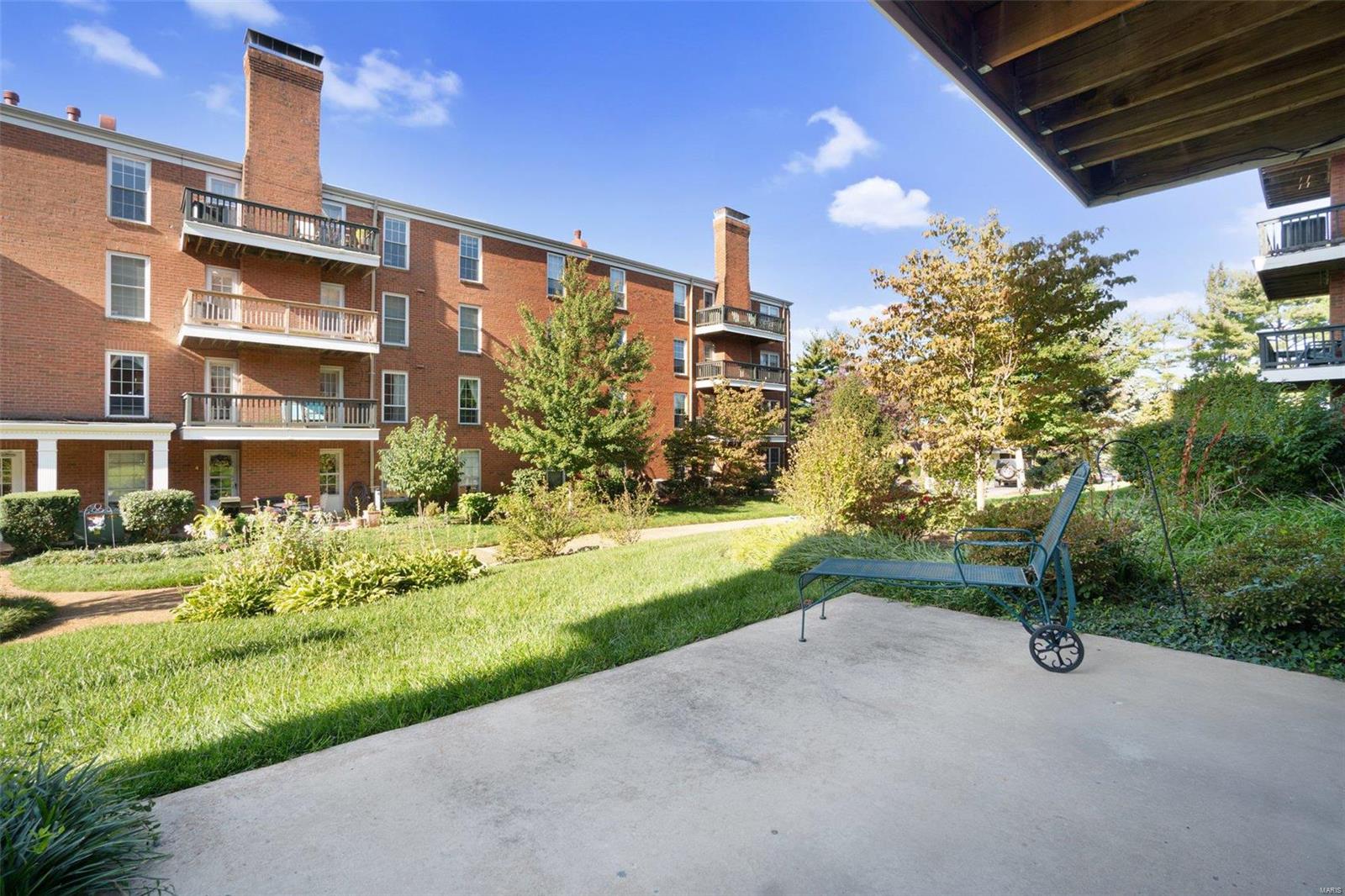 Manor Condo At Oxford Hill - Residential