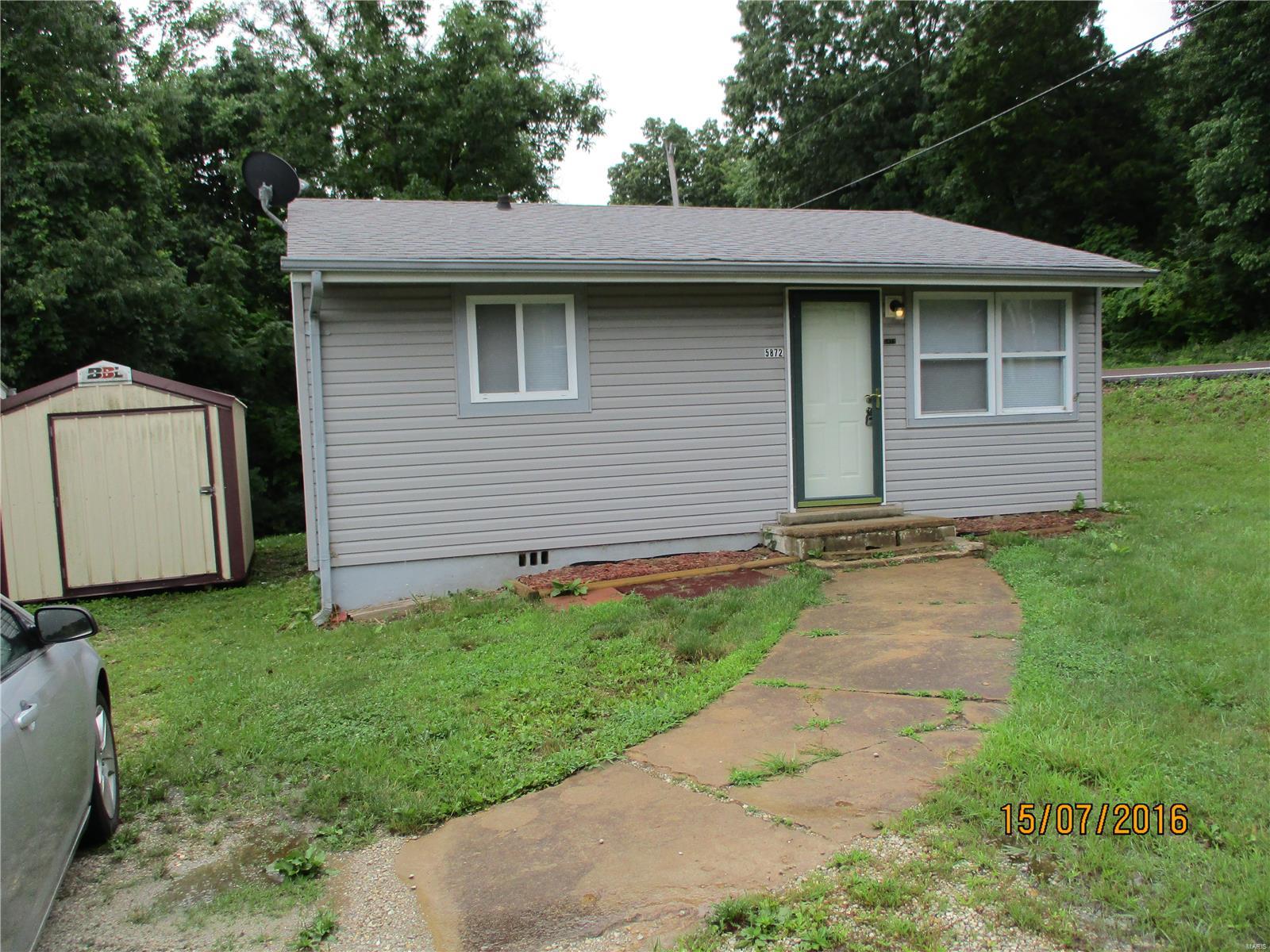 Don't Miss Out On This Nice High Ridge 2 Bed House Total Electric
This home is located in High Ridge near Hwy 30 and has been recently updated  and is close to shopping and much more. The property has newer wood floors, central air, furnace. The home also has a stove, refrigerator and is total electric. There is also a storage shed. Backs to woods. 
Small pets allowed
There is a application process and we do credit checks.
You must have no evictions or bankruptcy's and you must have verifiable income of about triple the rent. You must also have a decent credit score.