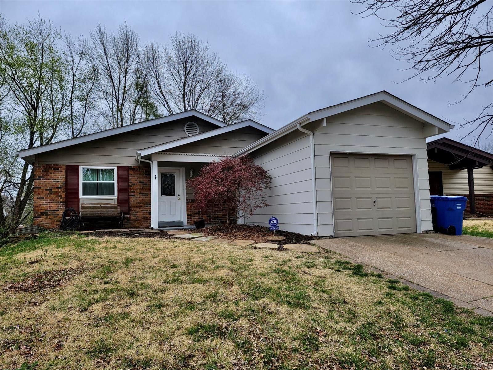 3 bed 1.5 bath home located within the Hazelwood West School district. Comp purposes.