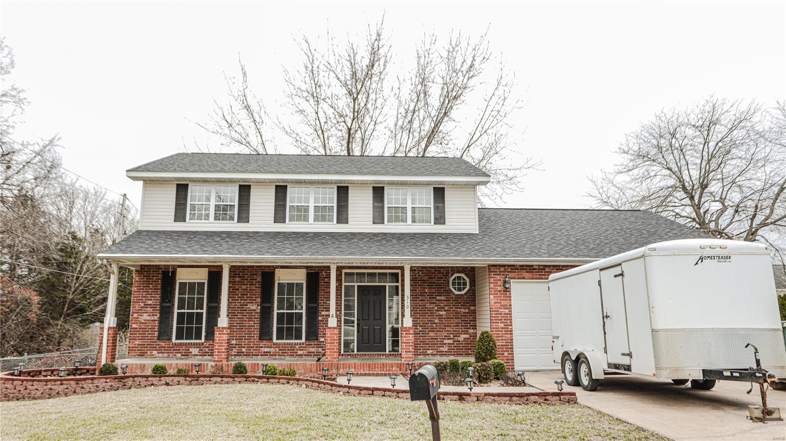 This beautiful 3 bed ~ 2.5 bath home has been recently updated!! Inside you'll find vinyl plank flooring throughout, quartz countertops, stainless appliances, fresh paint, new lighting, a new front door, updated bathrooms, fenced in yard, and so much more!! Don't miss your chance to make this home yours. Call today!