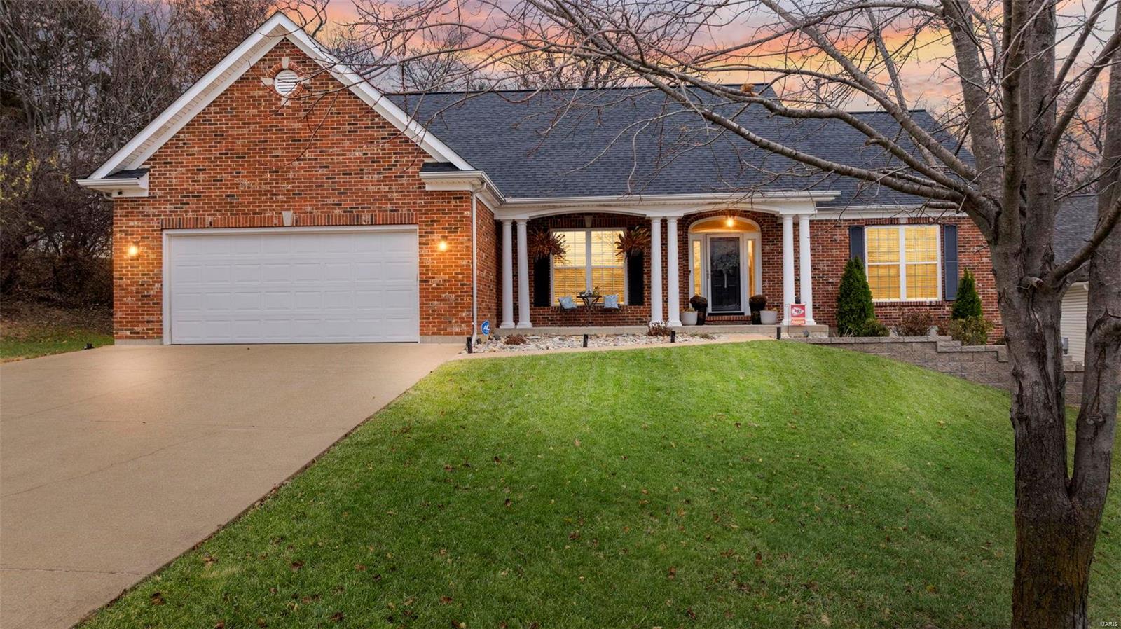 Nestled on a quiet cul-de-sac in the highly sought-after Lindbergh School District, this updated 5-bd, 3.5-ba home offers a unique blend of comfort, style, & functionality. The div mn floor feats an eat-in kitchen w plenty of counter space & cabinetry, perfect for get togethers or casual family meals. The remodeled LL is like a second home, boasting a spacious LR, two add'l bdrs, a full bath, media room, & a fully equipped kitchen complete w an island bar. Whether hosting guests or creating a pvt retreat, this space has everything you need. Outside you'll find an entertainer's dream complete w stamped concrete patio, a cozy fire pit & sitting wall, along w a beautifully landscaped retaining wall. Backing to serene trees, the yard provides privacy & is frequently visited by deer, creating a picturesque setting. This home combines suburban peace w easy access to top-rated schools, shopping, & dining. Don’t miss the opportunity to make this exceptional property your own!