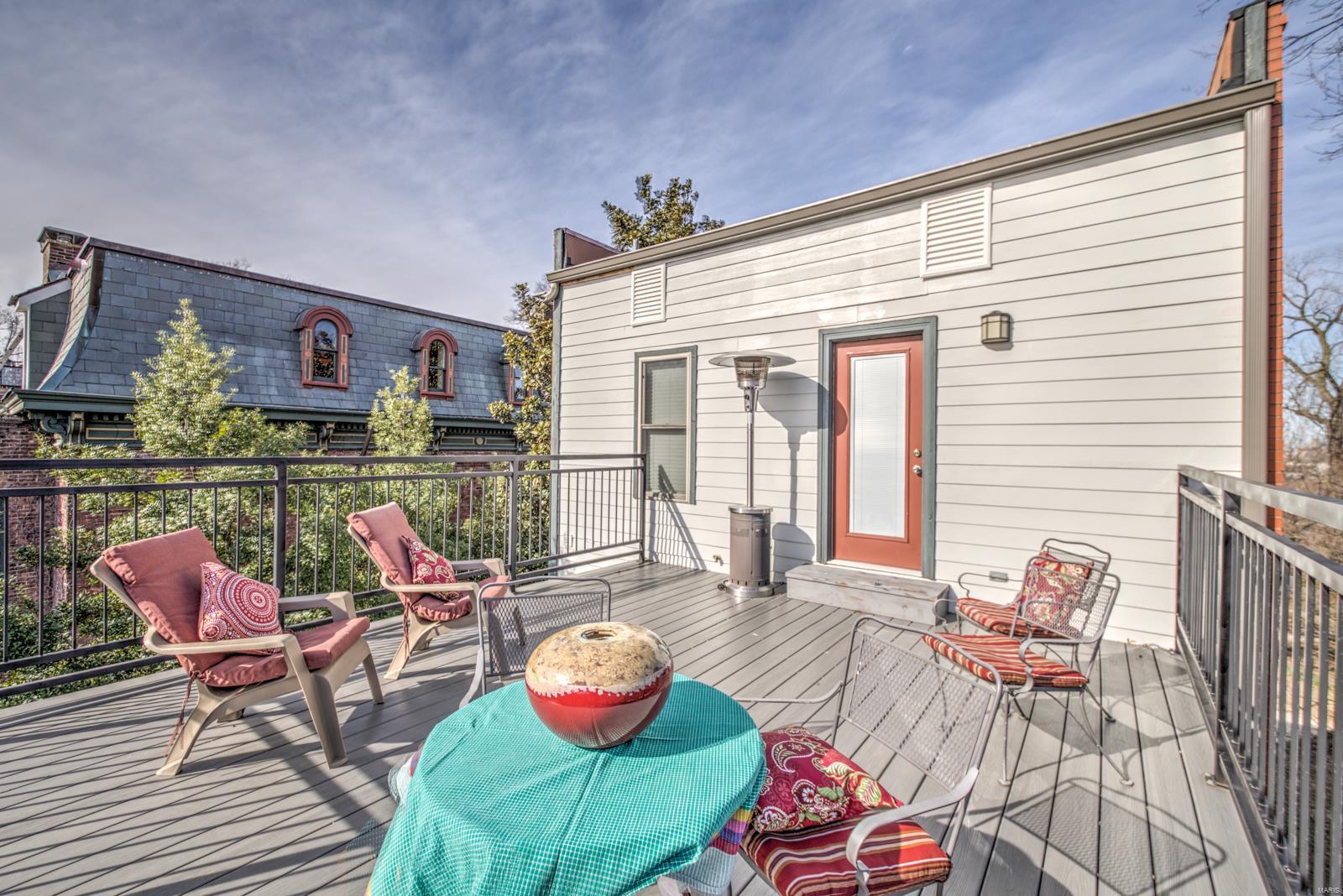 Lafayette Square - Benton Place - Residential
