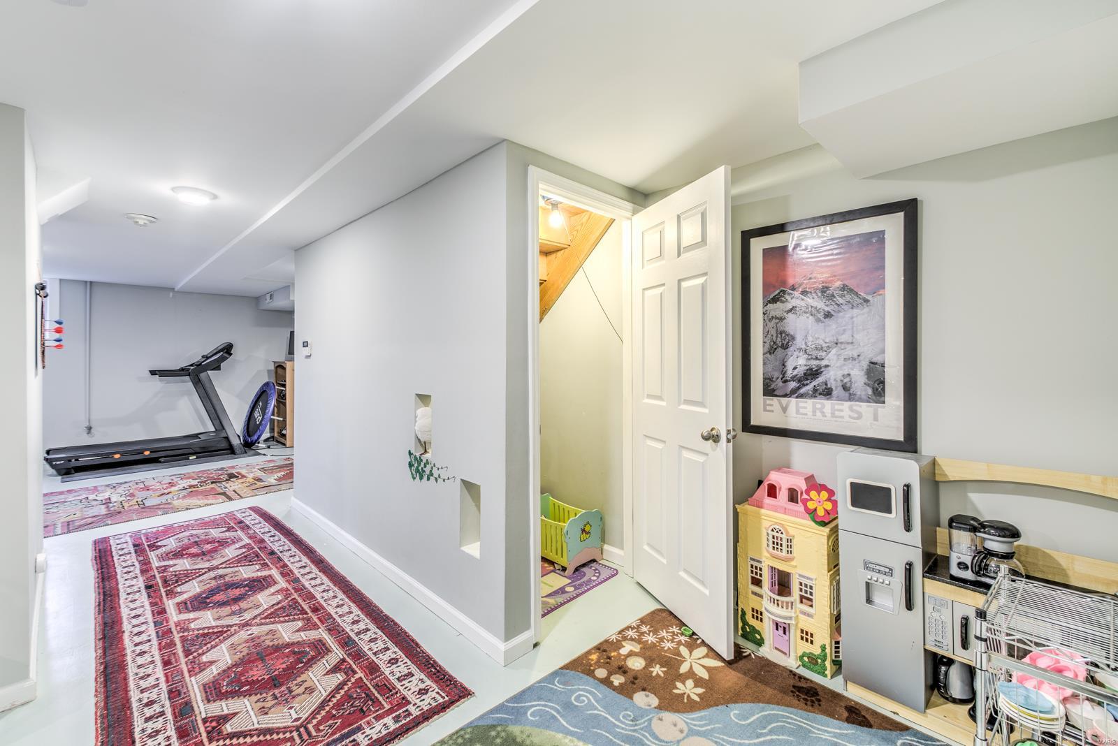 Lafayette Square - Benton Place - Residential