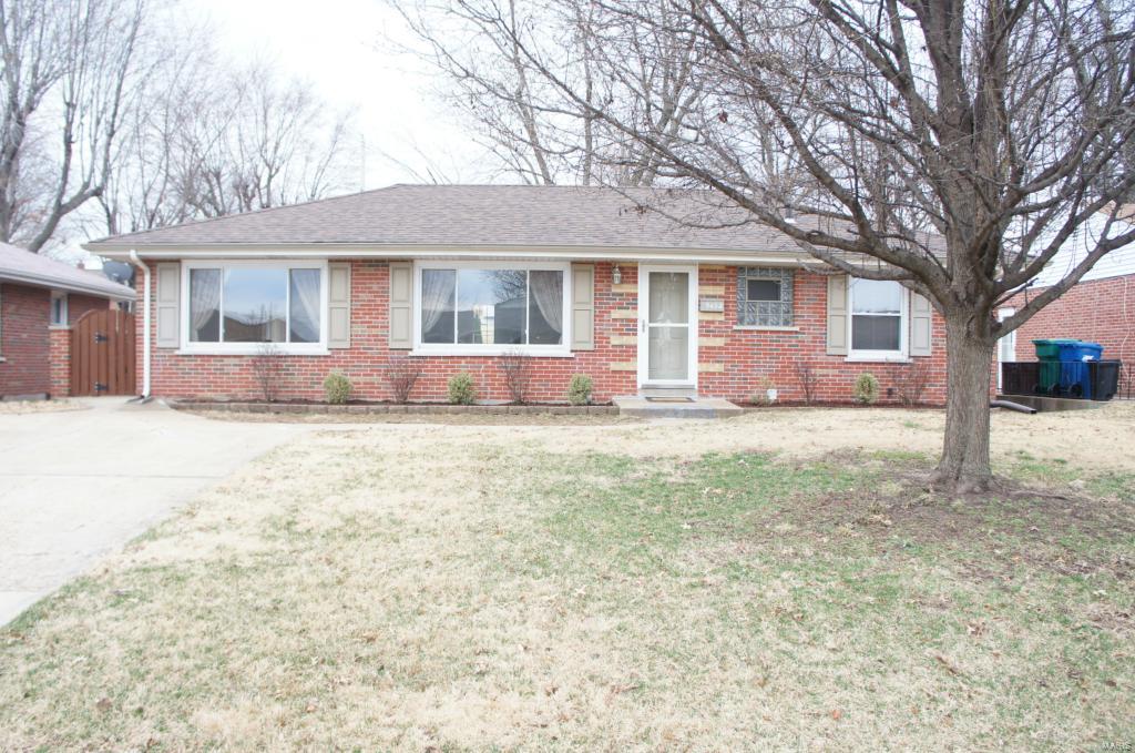 Great ranch in Affton. This 3bd/1.5 bath home has all the updates and plenty of natural light. Hardwood floors throughout. The kitchen has ceramic tile, white cabinets, eat in kitchen and adjacent the family room. All bedrooms are good size and a full bath on the main level. The basement is not finished but super clean and could be great storage or even additional living space. There is an additional half bath in the basement. The backyard has a great patio for entertaining and is fully fenced. Easy access to 55, close to great restaurants and entertaining. Schedule a showing today!