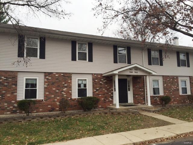 Great opportunity on a Great Condo with 2 bedrooms and 1 full bath. Spacious rooms. Call today to schedule your showings. This property will go fast! Location: Other