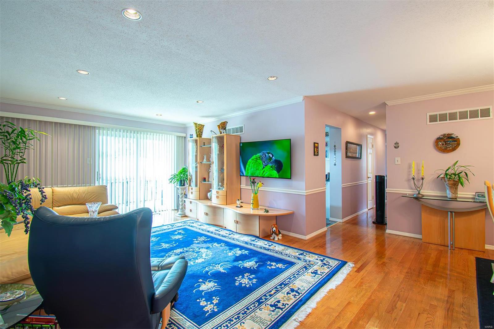 Lin Capri Condo - Residential