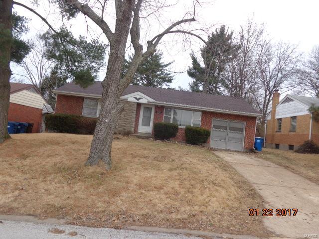 TOTAL ROOMS: 5, TOTAL BATHS: 2 (1 UP & 1 DOWN) 
1 car garage, all brick home with fenced back yard.  Great investment property.