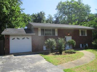 WELCOME HOME!!!  SPLIT FOYER STYLE HOME SITTING ON CUL-DE-SAC WITH LARGE COVERED FRONT PATIO.  UPSTAIRS YOU WILL FIND LIVING ROOM, DINING AREA WITH ACCESS TO DECK OVERLOOKING PARTIALLY WOODED LOT, KITCHEN, TWO BEDROOMS AND FULL BATH.  LOWER LEVEL IS FINISHED WITH REC./FAMILY AREA, SLEEPING AREA AND ADDITIONAL FULL BATH!  PROPERTY HAS ATTACHED 1 CAR GARAGE FOR OFF STREET PARKING.  TAKE A LOOK TODAY.  Please refer to HUDHomestore for the most recent bidding Period details and information on this property.  HUD Acquired Property. Property being sold 'AS IS'. All utilities are turned OFF. Please, use discretion when showing and bring a flashlight. SpecialListingConditions: Foreclosure