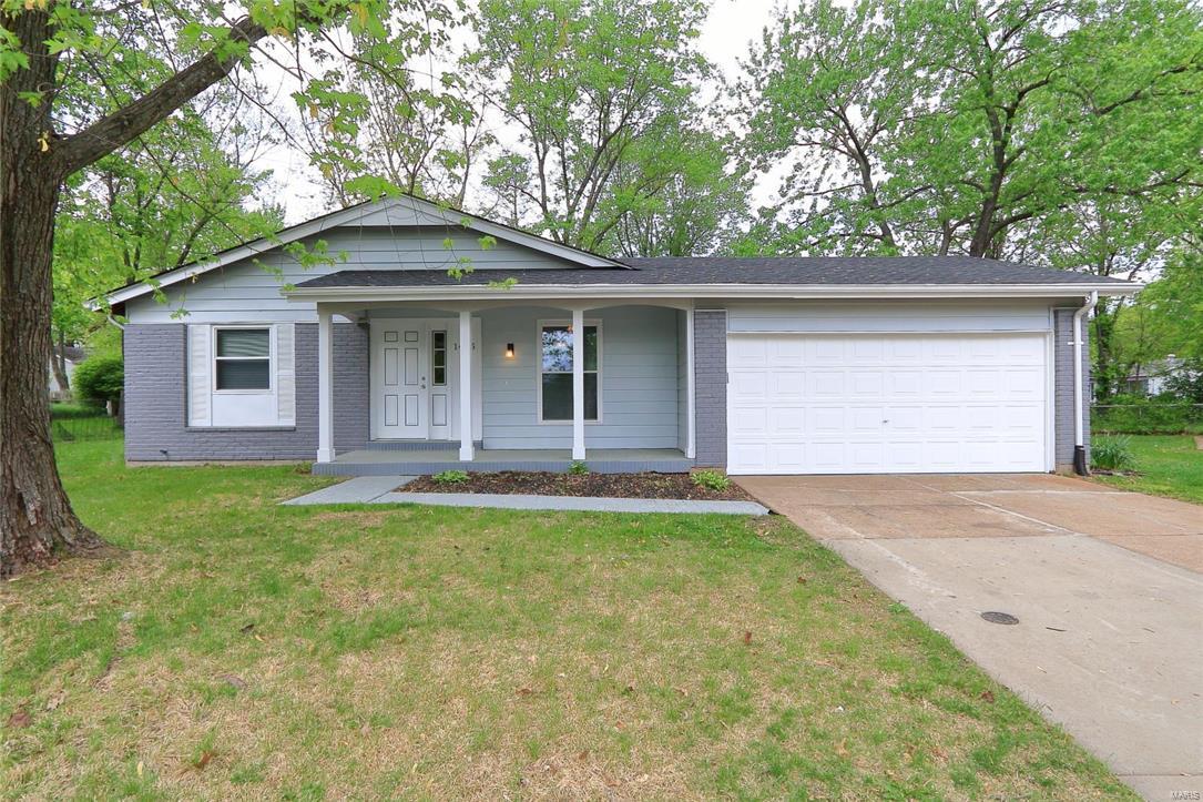 Gorgeous remodeled 3 bedrooom and 2 bathroom home that is MOVE-IN ready! This home features an open floor plan with hardwood and tile floors throughout. The eat in kitchen features stainless steel appliances, gray stain cabinets & modern hardware and fixtures. The large master suite features an updated bath with white subway tile and modern vanity and fixtures. Second and third bedrooms have ample closet space. Bonus features include vinyl windows, whole home painted in a neutral color, updated ceiling fans and light fixtures, woodburning fireplace, and a large level backyard! Home is situated on a cul-de-sac and is just minutes from shopping, dining and highway access!
