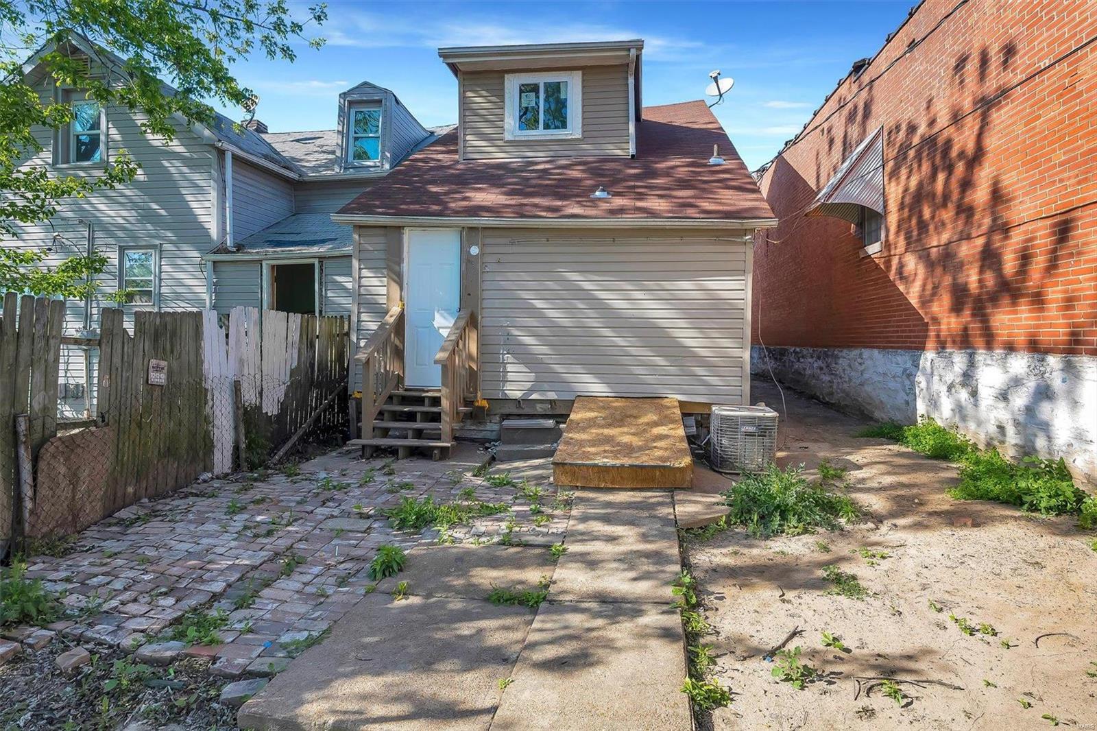 St Louis Commons Add - Residential