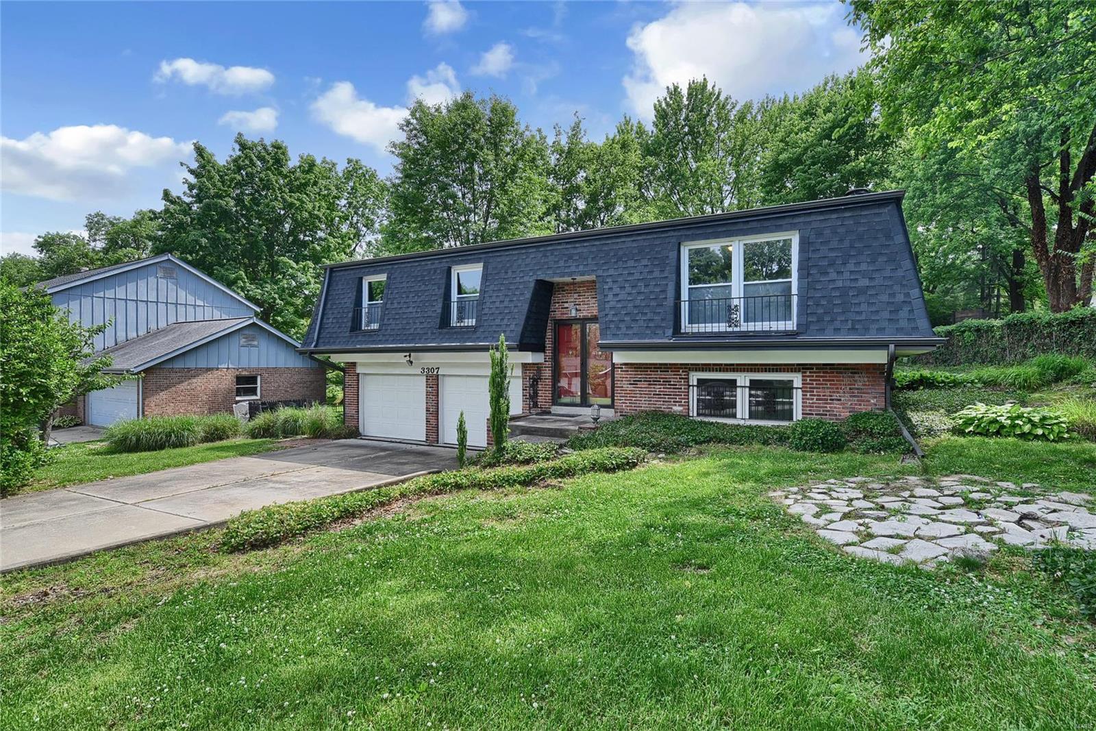 Best Deal In St. Charles!!!! With such an incredible amount of potential, and such an incredible amount of equity to be gained, you will definitely want to see this house! Situated in the desirable Town & Country Subdivision, this home has so much to offer the buyer who is looking for a great deal and not afraid to bring a tool box and paint brush! 3 bedrooms, 2.5 bathrooms, gleaming hardwoods, garage w/bonus room, updated kitchen, fireplace, insulated windows and an architectural roof! While this home does need some TLC, it's priced WAY below it's After Repair Value, and the equity can be all yours! You will love the modern style living, and the serene setting of the back yard. No where else can you get this much home for this price... Especially not in this location! So come by and take a look... but be prepared to want to stay! Home is being sold as-is. Additional Rooms: Sun Room