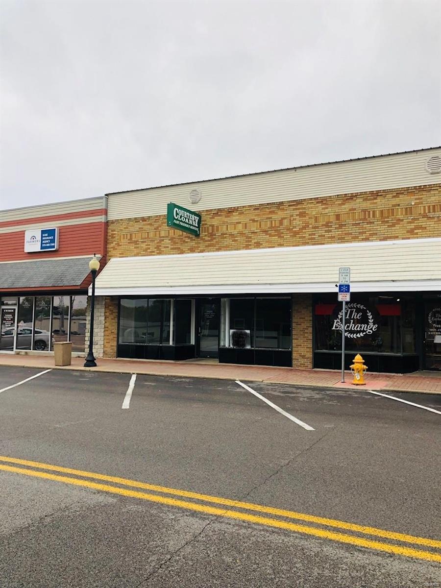 Endless possibilities with this great space/location and you won't find a better price per sq ft! 
This commercial space in a must see for your next business venture. Call us today because this one won't last! Location: Retail Center