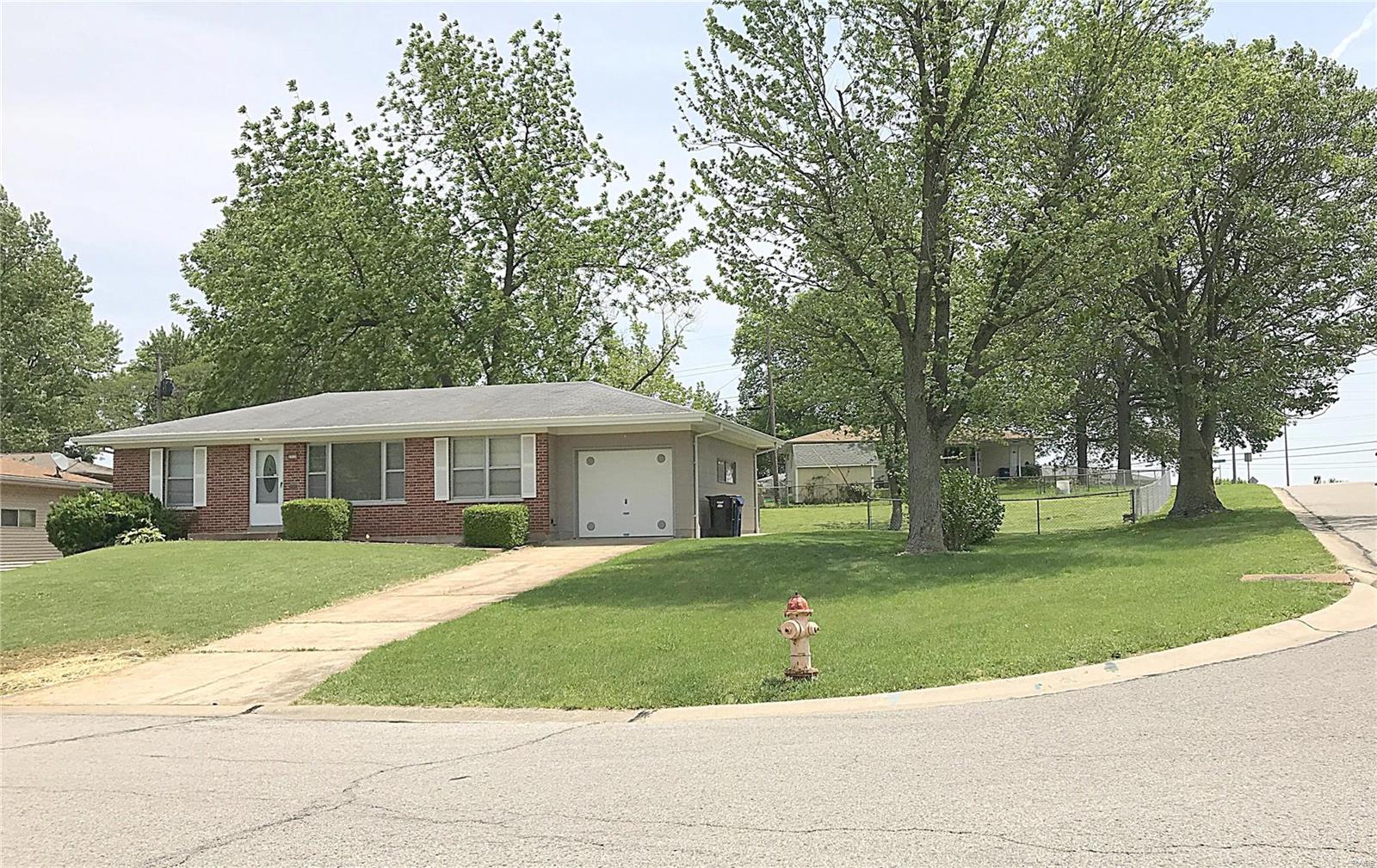 NEW ROOF ON 06/08/19. PASSED STL COUNTY OCCUPANCY 06/10/19. MOVE IN READY! Welcome to 2530 Burbeck Dr. This ranch has it all- AFFORDABLE, CORNER LOT AND LOCATION! in the Mehlville School District. This charming 3 bedroom 1 bath ranch has been recently remodeled and is ready for somebody to call it HOME. The eat in kitchen features an all electric oven/range, dishwasher, built in microwave and side by side refrigerator….all appliances STAY! This home has updates throughout. Large rear yard ready for summer BBQ'n. Attached garage and plenty of driveway for parking. Schedule your showing today before it's gone!