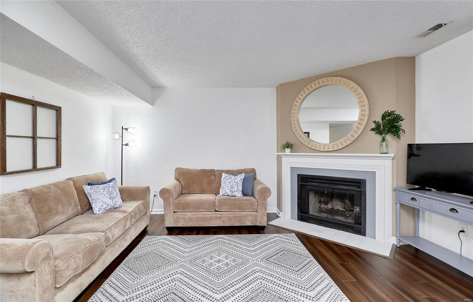 Brentwood Forest Condo Ph Eight - Residential