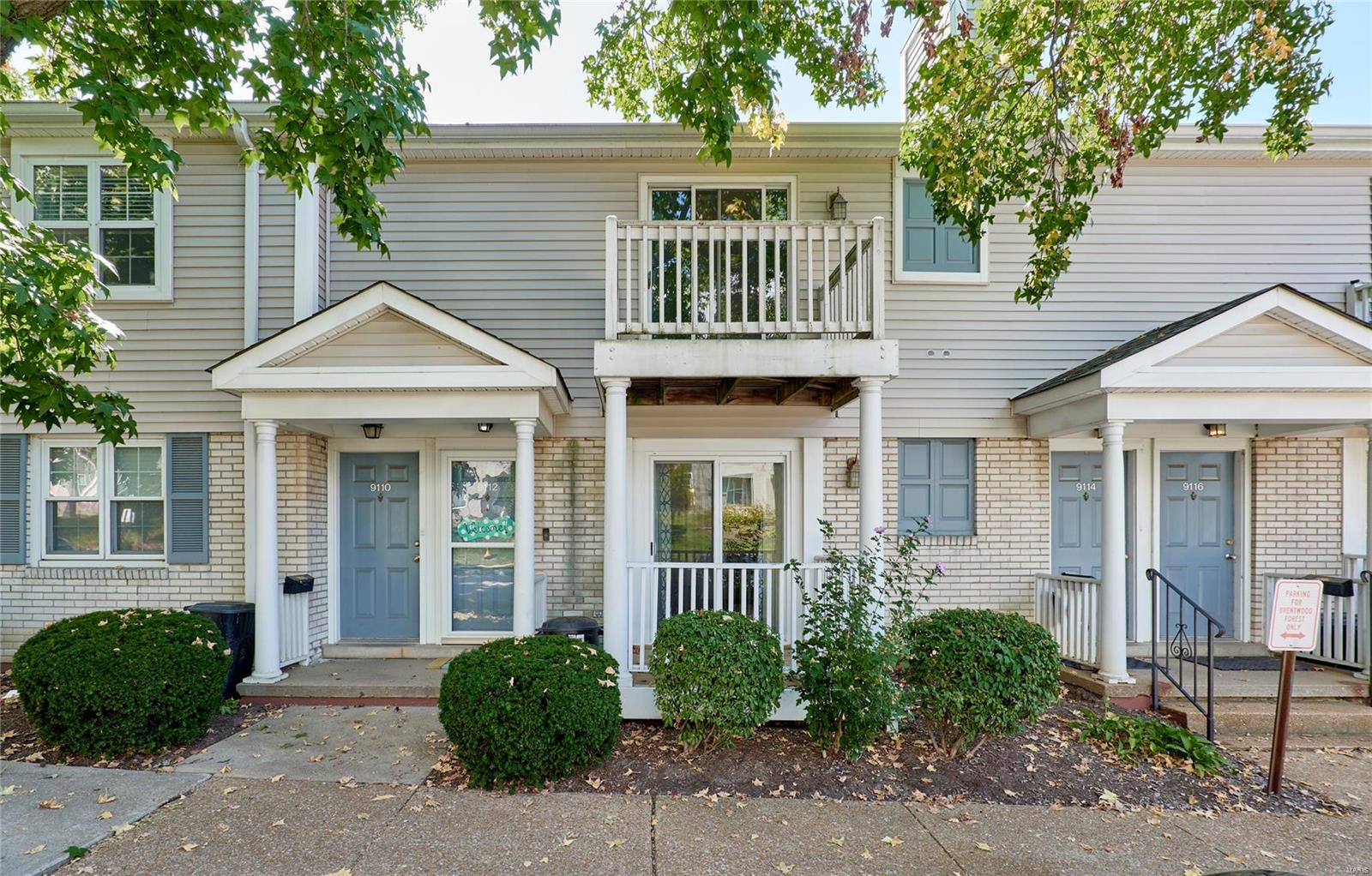 Brentwood Forest has been re-certified FHA and VA, Any authorized FHA lender can confirm this as of now. CALL LISTING AGENT FOR DETAILS ON FINANCING! DO NOT MISS THIS OPPORTUNITY TO BUY ONE OF THE BEST DEALS IN BRENTWOOD FOREST! PRICED TO SELL AND YOU WILL BE IMPRESSED. UPDATED AND READY FOR OCCUPANCY..Front and back decks, Kitchen remodeled 2019, Bathroom remodeled 2024, Wood burning fireplace, light and bright facing north and south, stylish light fixtures, washer/dryer and refrigerator included and PARKING SPOT INCLUDED!! Location: Ground Level