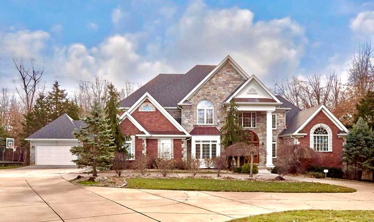 Fabulous home in Lake St. Louis with high end finishes and an in-ground pool. Additional Rooms: Mud Room