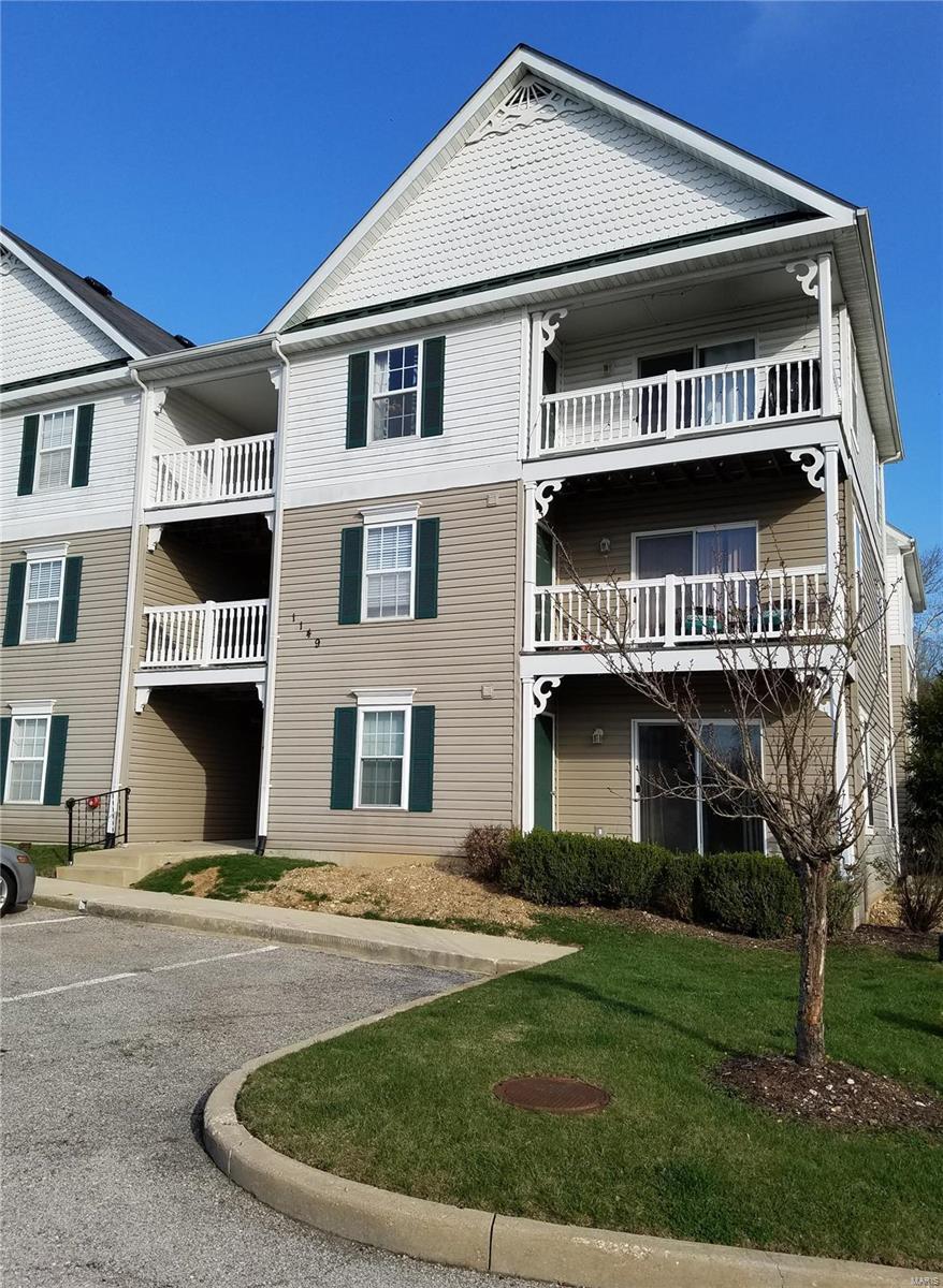 Fabulous ground floor, corner unit in ultra convenient location within Parkway District.  You should see the view! Newly installed flooring is sure to please and the more private feel will make this one sought after. Master bedroom is a spacious ~14' x 11' with a private bath that offers a double bowl vanity, walk-in closet and glass door shower.  Second bedroom has closet space to appreciate and is in close proximity to the full bath and in-unit laundry (washer/dryer included).  Entry area could accommodate a dining table, or choose to have accent stools at the bar where you'll find a relaxing view and the perfect setting for a festive gathering.  Kitchen has a generous amount of counter space and natural light. Living room really shows why this unit is special with the view from a rear window and/or the glass slider doors to the rear of the property.  Oh, the sunset!  It's a beautiful thing.  Come see for yourself! Location: End Unit, Ground Level