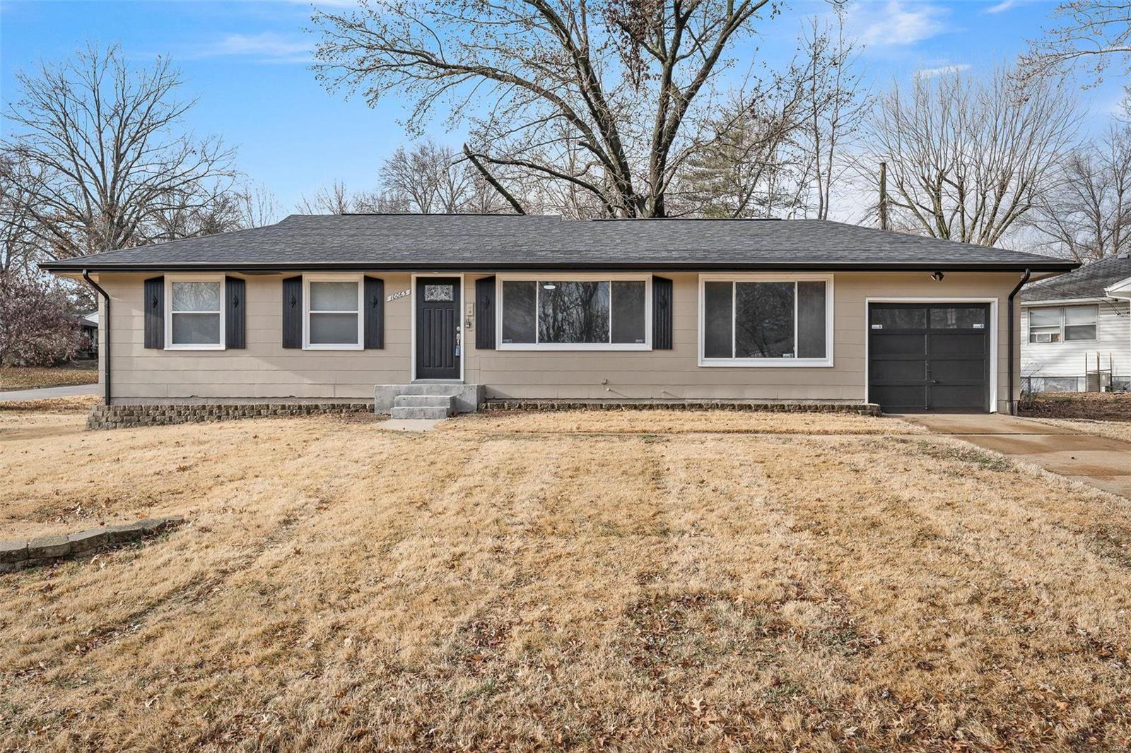 BACK ON MARKET DUE TO BUYER FINANCING ISSUES! PASSED MUNICIPAL INSP & MINOR BUILDING INSP REPAIRS COMPLETED! READY FOR A QUICK CLOSE! MUST CLOSE W/INVESTORS TITLE!
RENOVATED & READY for new owners to enjoy!  This adorable house is sure to "WOW" you!  Over 1700 sq ft of living space & updates galore....Freshly painted inside & ,NEW luxury vinyl flooring on the main floor & finished areas if the basement, updated baths & kitchen w/black appliances (fridge stays!). NEW ROOF, FURNACE & HOT WATER HEATER & NEW SEWER STACK! AC was replaced in 2015! 3 Bedrooms. full bath, kitchen, living room & bonus room (could be a dining or family room or office) complete the main floor. Plenty of room to grow in this house with a 2nd full bath, possible sleeping area w/a closet AND a family room in the partially finished lower level!  Fenced &  flat yard in a wonderful neighborhood, located on a quiet street w/ no through traffic. Seriously nothing to do here except unpack!