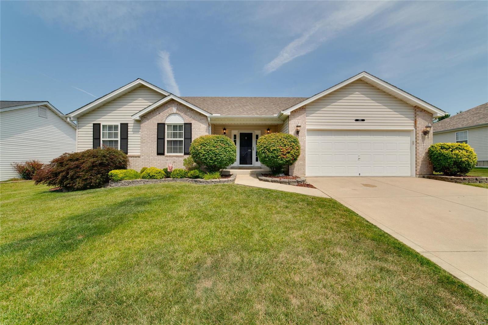 Outstanding Home in Reddington Oaks Subdivision! This Well Maintained Stunning Ranch has 2900 Sq Ft of Living Space, 4 Full Bedrooms and 3 Full Bath! The Entry Foyer is Large and enters into the Amazing Great Room with Skylights, Gas Fireplace and Hardwood Flooring! The Open Kitchen has Stainless Appliance, Custom Backsplash and Large Breakfast Room to accommodate your Family and Friends. The Large Master Suite has a Vaulted Ceiling, Walk In Closet and Updated Bath, Stunning! The other 2 main floor beds are generously sized. The completely Finished Lower Level has a Full Bath, 2 Family Rooms, Wet Bar and an Awesome Bedroom with Egress Window! There are no detail missed in the Outstanding Home - The Fenced in Yard, and Patio complete this home package. This home is Stunning in every way, lots of updates, low maintenance exterior, great curb appeal and Ready for you to call this HOME! Don't Miss this Ranch in a Nice Neighborhood with a Great Location to Schools, Shopping & Highways.