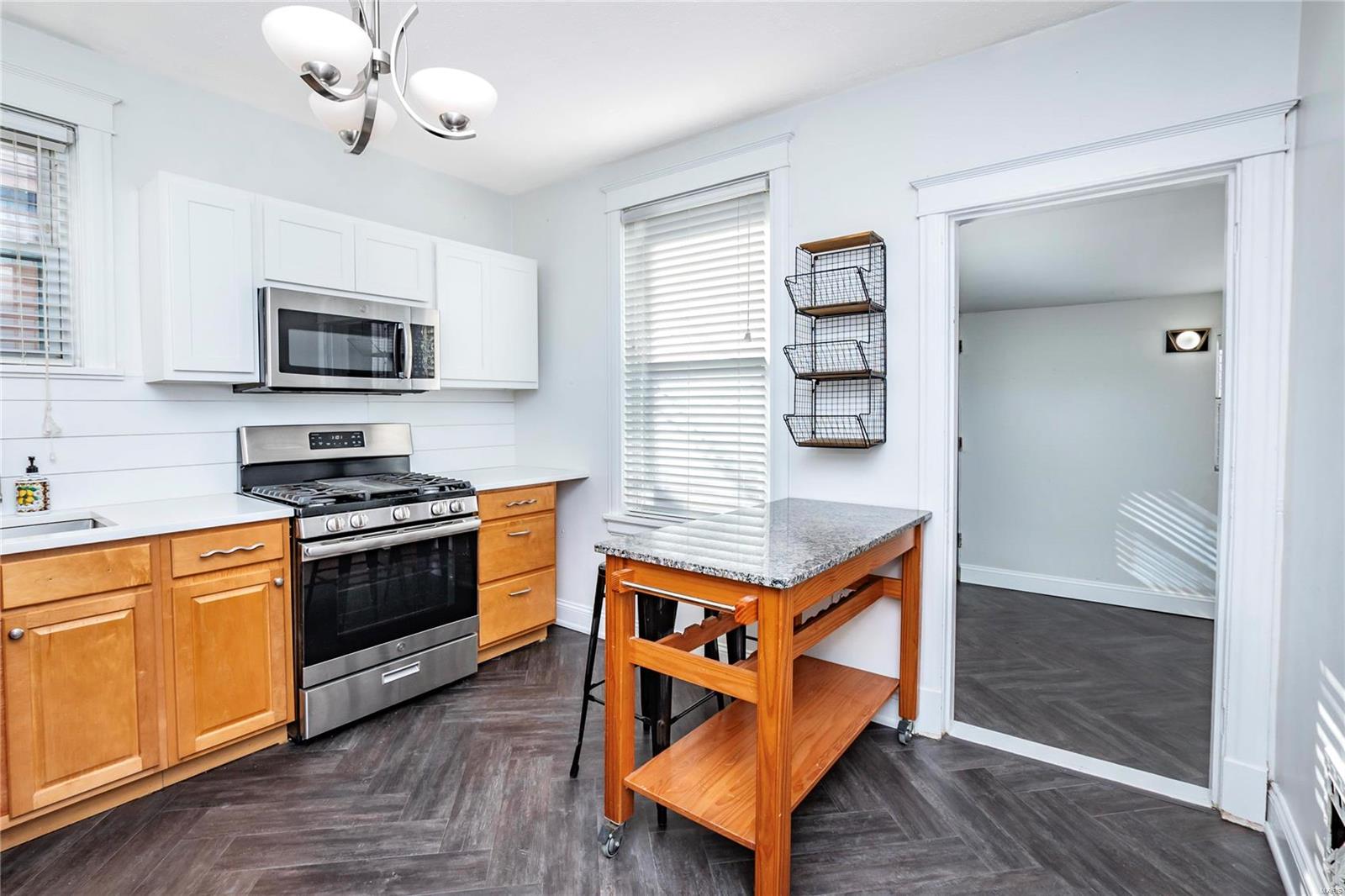 Lynna - Residential