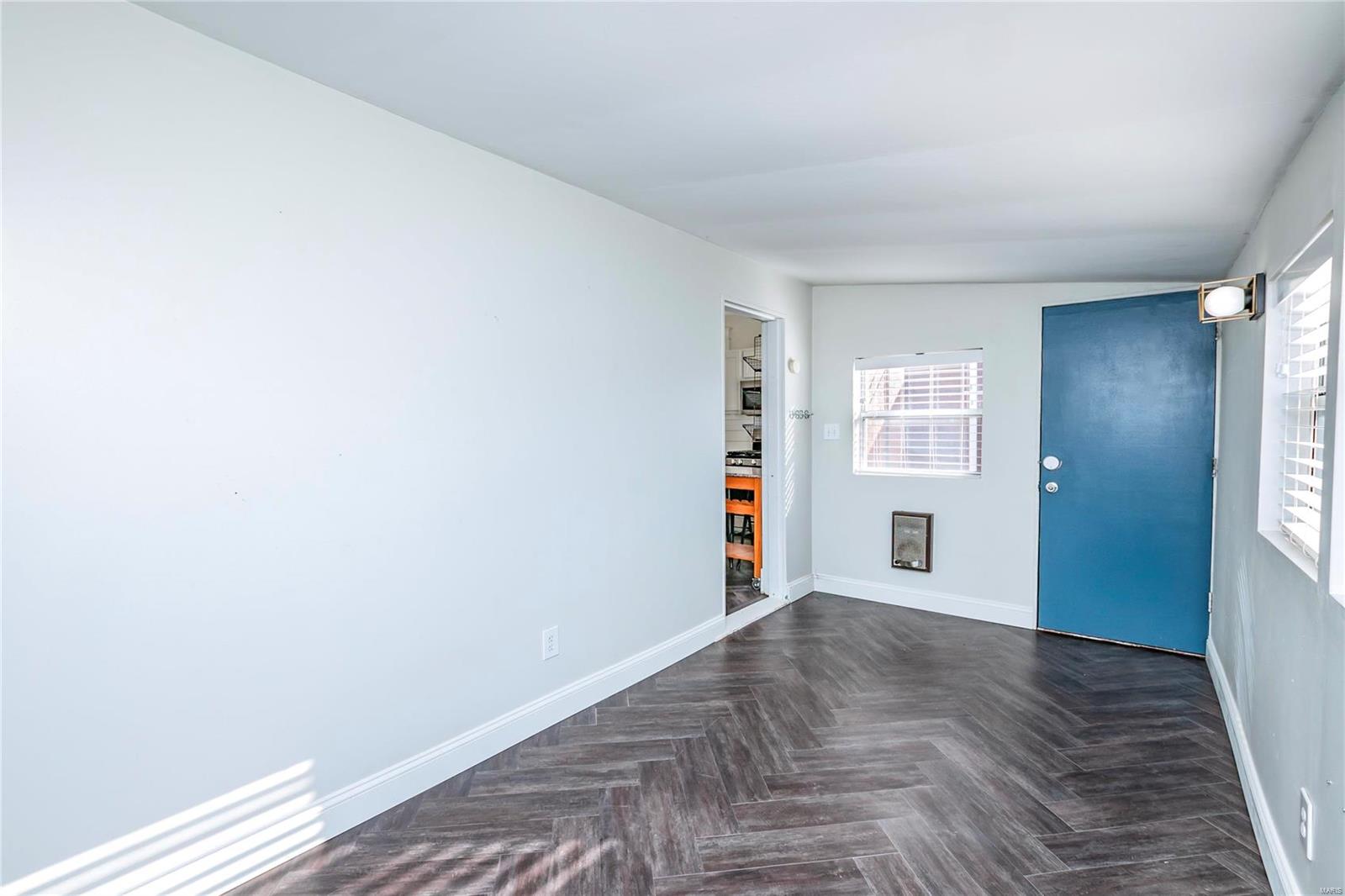 Lynna - Residential