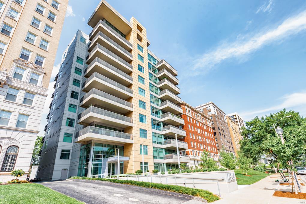 A rare opportunity to own a large luxury condo in STL's most walkable neighborhood. Located in the highly sought after CWE neighborhood, 4545 Lindell Blvd. Unit 20, is a condo that boasts size and style. Buyers will be within walking distance of the city's best restaurants, bars and retail, not to mention 2 grocery stores and other essential amenities. With an impressive 2631 SF living space, buyers have the flexibility to create the high end urban home they desire. The kitchen, with modern appliances and a butler's pantry opens to a large living room with stunning views of the neighboring high rises that come to life on the wrap around balcony. The master connects to a walk-in closet and flows towards a full bathroom exhibiting dual sinks and a jacuzzi tub. A jack and jill full bath connects the 2nd and 3rd bdrm on the west side of the unit. There is a basement storage locker, 2 assigned garages spaces, doorman, gym, entertainment room with prep kitchen and patio, and guest suite. Location: City, High Traffic, Retail Center, Upper Level