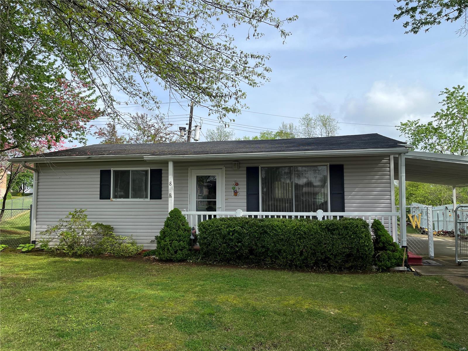 Adorable 2-bedroom 1-bath home, located in a private, friendly neighborhood. Enjoy a fenced-in back yard with privacy fence. Inside you will find a large kitchen with plenty of storage space, refrigerator, and range. Don't hesitate to check out this listing!